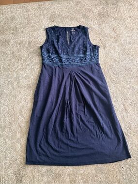 Sherpa Sleeveless Navy Embroidered Midi Dress